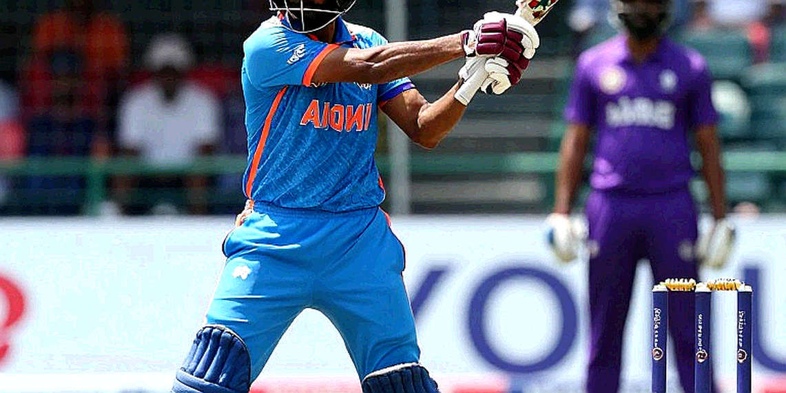 इंग्लैंड U19 का पाकिस्तान दौरा: 18 सदस्यीय दस्ते में छिपा तेज़ गेंदबाज़ी का 'प्रोग्राम्ड' प्रबंधन, जो असली ख़बर है