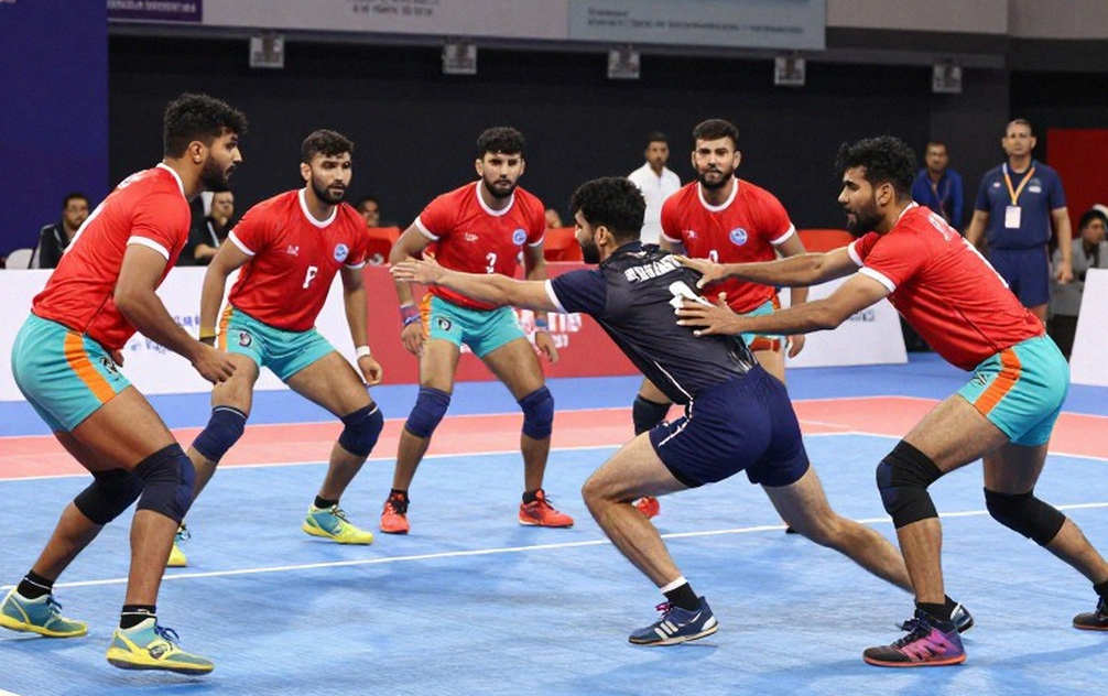 कबड्डी का असली स्कोरबोर्ड: लेजर पहले हिला, स्टेडियम ने पुष्टि बाद में की